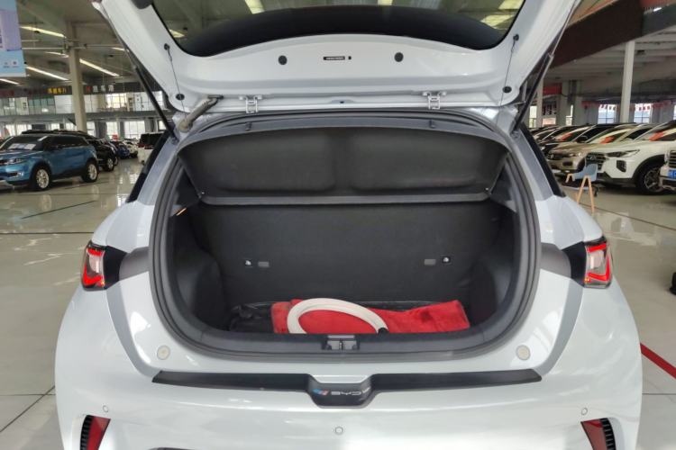 Used BYD Dolphin 2021 405 km Free Version Trunk