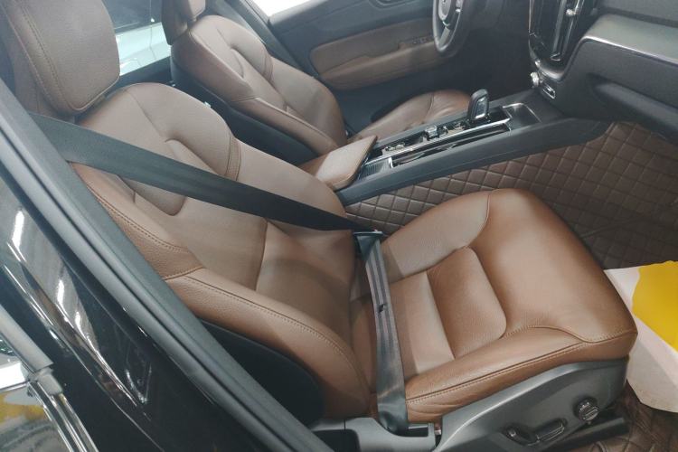 Used Volvo XC60 2022 B5 4x4 Zhiyi Luxury Edition