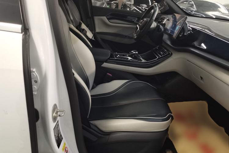 Used BYD Qin PLUS 2021 EV 400KM Luxury Model
