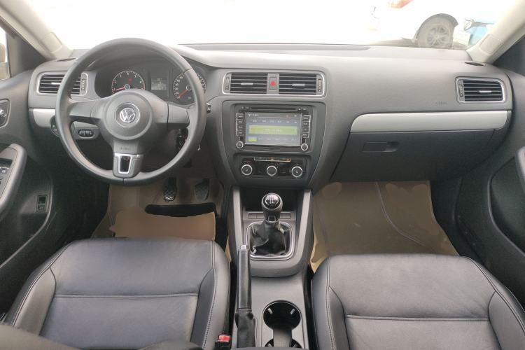 Used Volkswagen Sagitar 2014 Revised Version 1.6L Manual Comfort Edition
