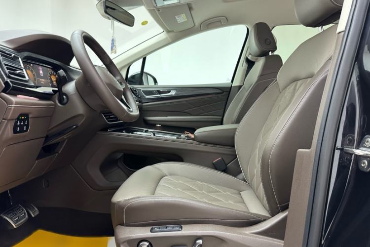 Used Volkswagen Viloran 2024 380TSI Premium Edition