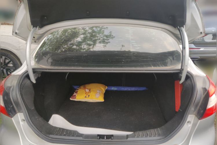 Used Ford Focus 2012 Sedan 1.6L Manual Fashion Edition Trunk