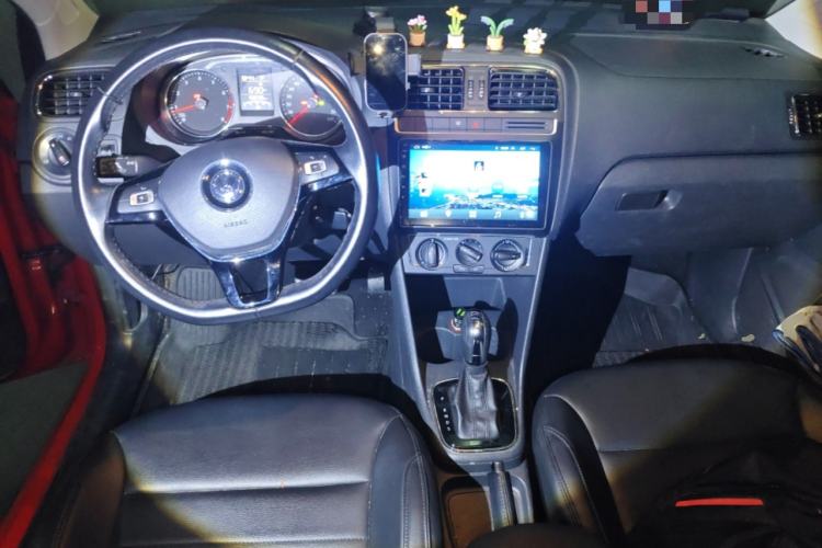 Used Volkswagen Polo 2016 1.6L Automatic Comfort Model
