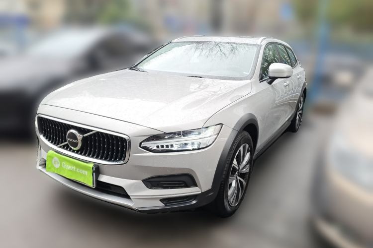 Used Volvo V90 2023 Cross Country B5 AWD Smart Range Edition