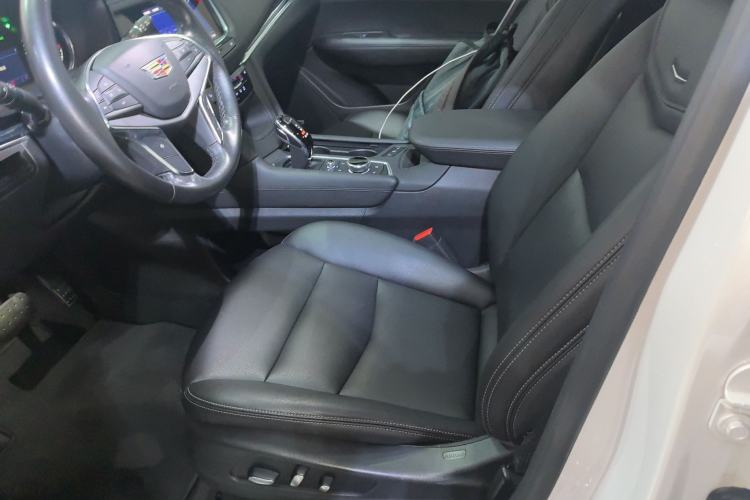 Used Cadillac XT5 2021 28T Luxury Model Left Front Seat