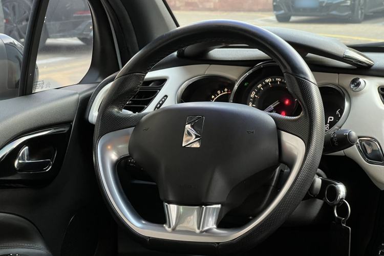 Used DS 3 2012 1.6L Supreme Edition
