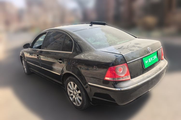 Used Volkswagen Passat 2005 1.8T Automatic Luxury Model Rear Left 45 Deg