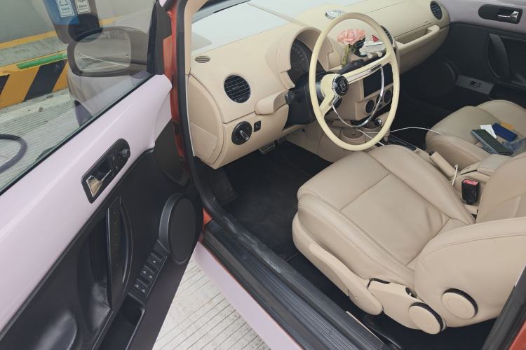 Used Volkswagen Beetle 2010 2.0 BlackOrange Convertible Luxury Edition