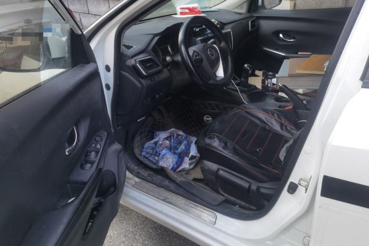 Used Nissan Lannia 2016 1.6L Manual Cool Edition
