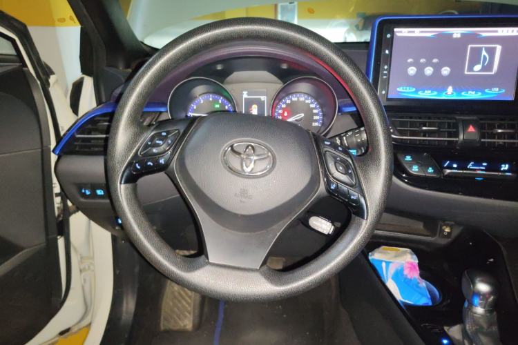 Used Toyota C-HR 2018 2.0L Leading with Sunroof China VI Standard
