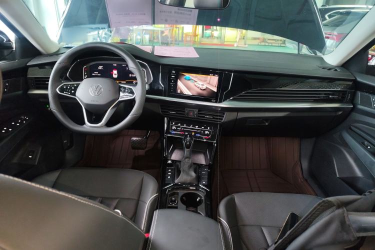 Used Volkswagen Passat 2024 280TSI Elite Edition Center Console