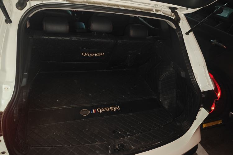 Used Nissan Qashqai 2022 2.0L CVT XV Premier Luxury Edition Trunk