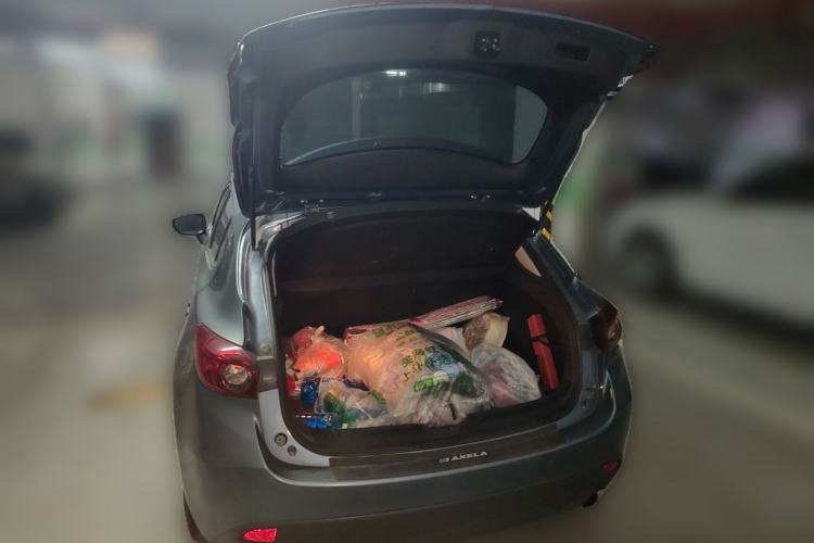 Used Mazda 3 Axela 2014 Hatchback 1.5L Automatic Luxury Model