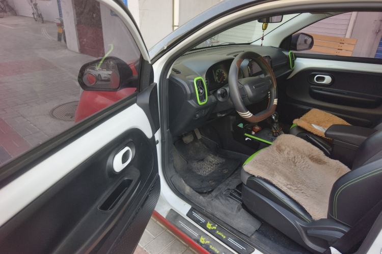 Used Roewe Clever 2021 302 km New Four-Seater Super-Efficient Version