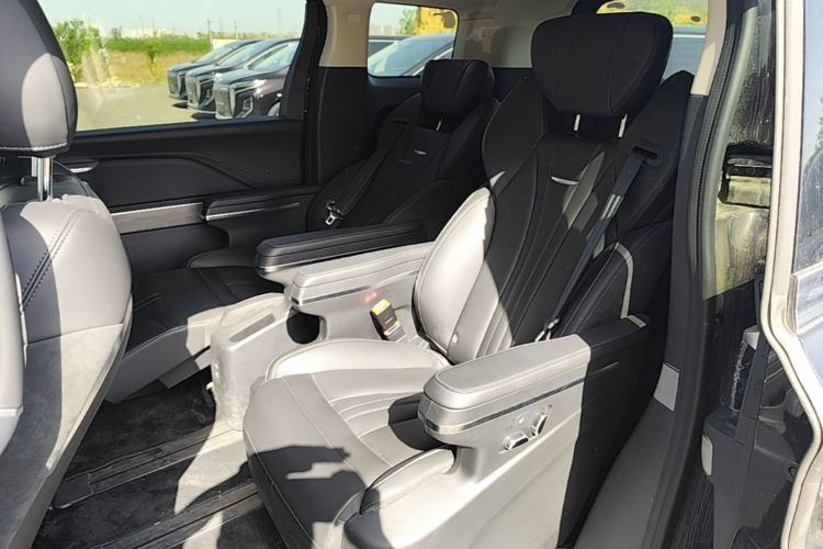 Used Hongqi HQ9 PHEV 2024 2.0T Four-Wheel Drive Business Edition Left Rear Seat