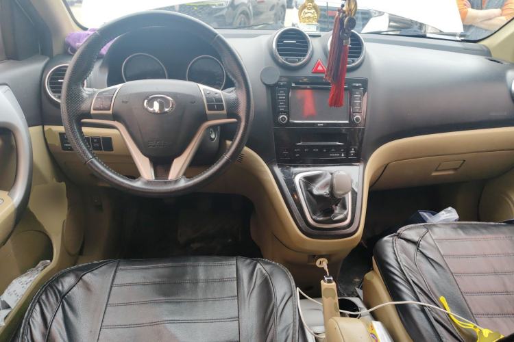 Used Haval H6 2011 2.0L Manual Two-Wheel-Drive Prestige Version Center Console