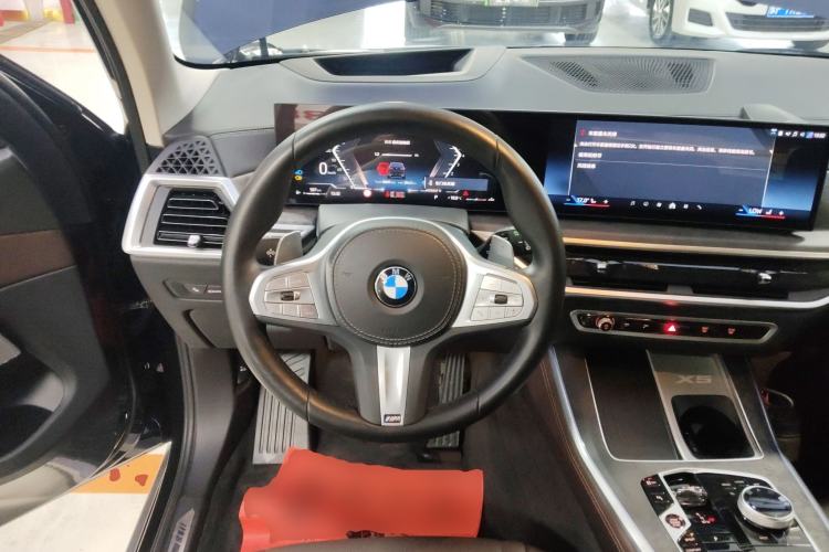 Used BMW X5 2023 xDrive 30Li Luxury M Sport Package