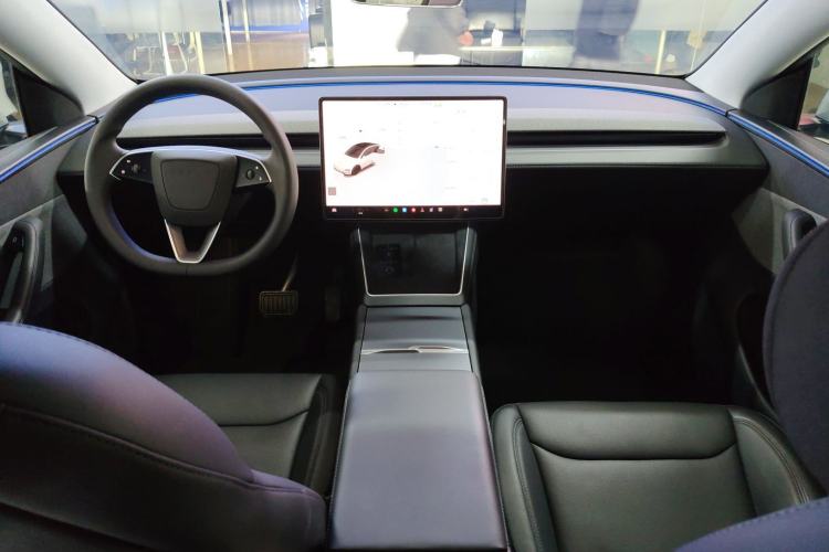 Used Tesla Model Y 2025 Rear-Wheel-Drive Version Center Console