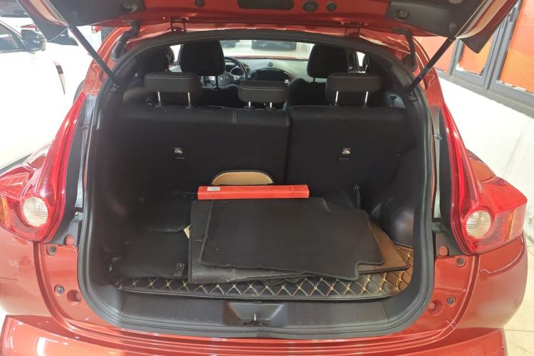 Used Infiniti ESQ 2014 1.6L Spontaneous Edition