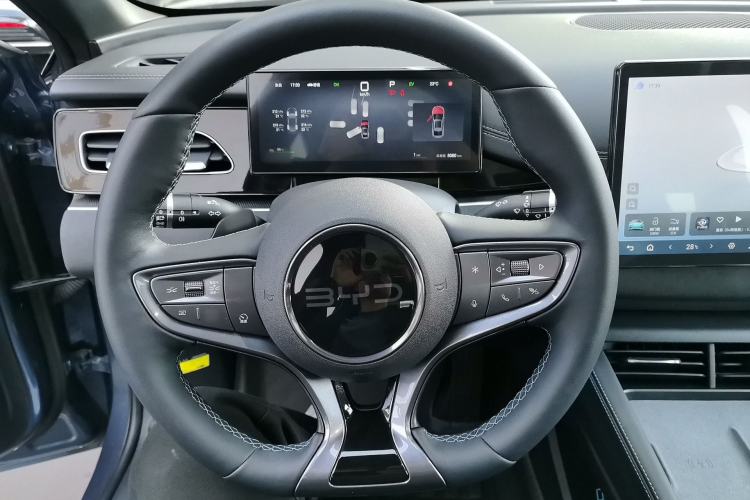 Used BYD Seal 06 New Energy 2025 DM-i Smart Drive 120KM Deluxe Model Steering Wheel