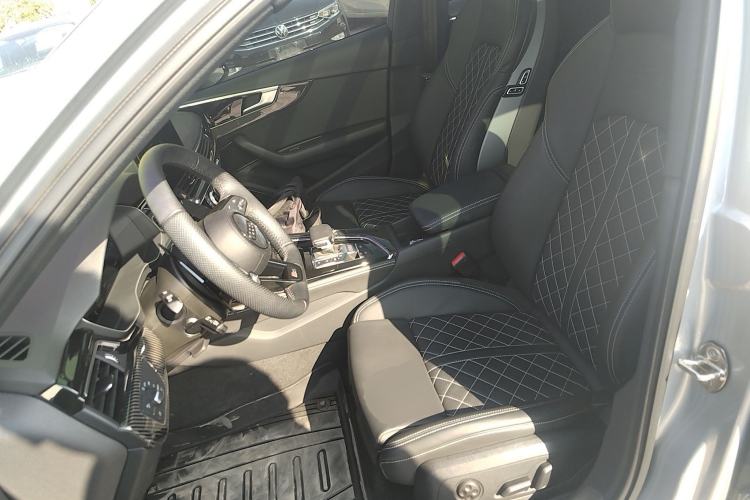 Used Audi A4 2023 allroad quattro
