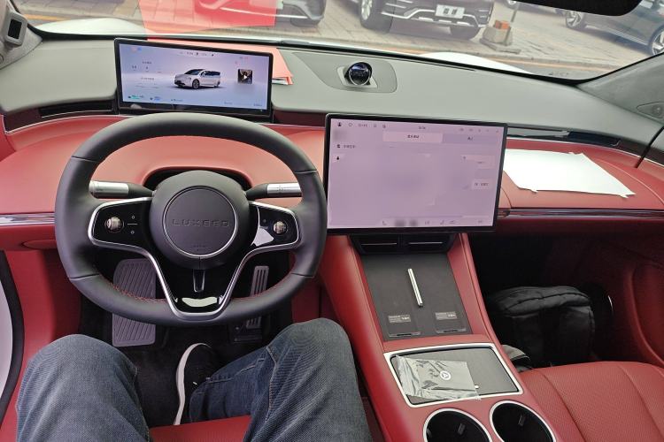 Used Hima Luxeed R7 2025 Range-Extended Version 251 km Max
