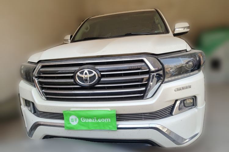 Used Toyota Land Cruiser 2015 4.0L V6 Middle East Low-Trim Version Front