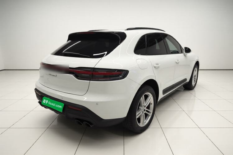 Used Porsche Macan 2023 Macan 2.0T Rear Right 45 Deg