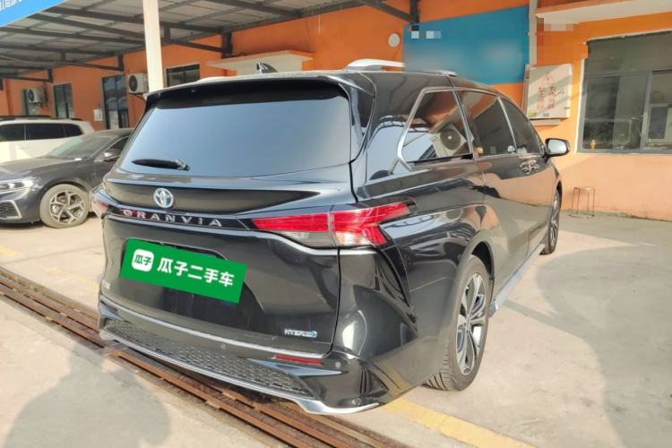 Used Toyota Granvia 2023 2.5L Hybrid Prestige VIP Edition

