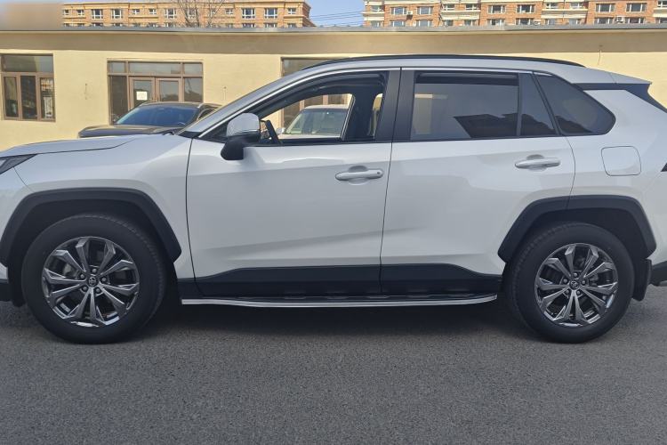 Used Toyota RAV4 2023 2.0L CVT Two-Wheel Drive Fashion Plus Edition Exterior 3