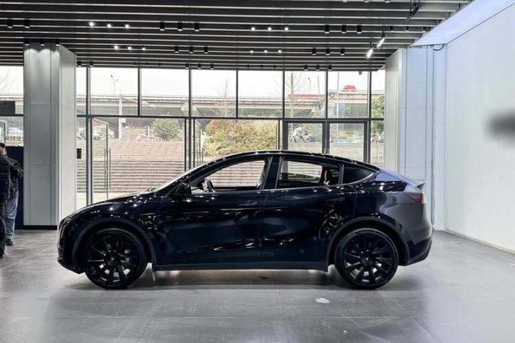 Used Tesla Model Y 2022 Long-Range All-Wheel-Drive Version
