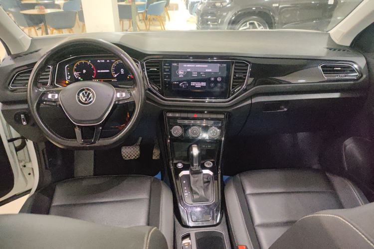 Used Volkswagen T-ROC 2021 280TSI DSG Two-Wheel Drive Comfort Connect Edition Center Console