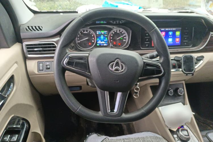 Used CHANGAN KUAYUE Xing V5 EV 2021 Luxury 6-Seater Passenger Bus with Lingdian System