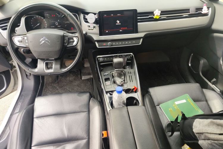 Used Citroen C5 2017 350THP Automatic Luxury Model Center Console