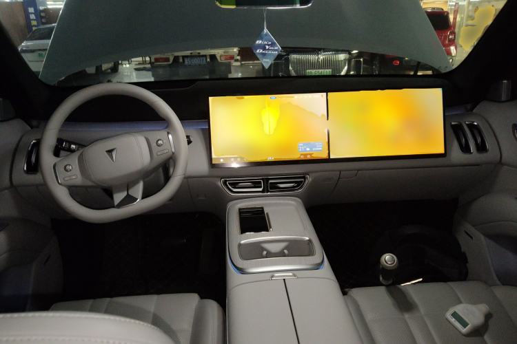 Used Deepal S09 2025 Rear-Drive Ultra+ Center Console