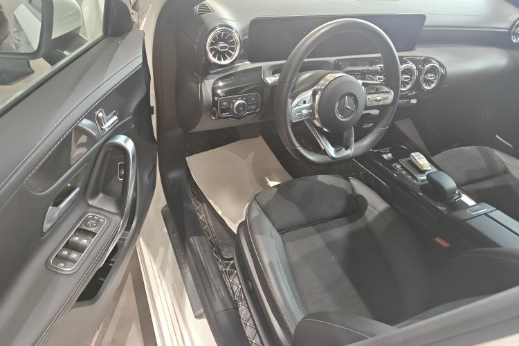 Used Mercedes-Benz A-Class 2021 A 200 L Sport Sedan Fashion Model
