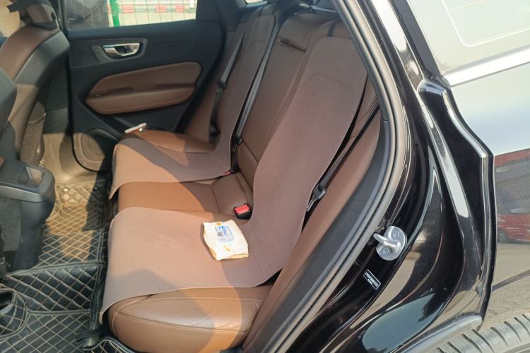 Used Volvo XC60 2025 B5 4x4 Smart Luxury Edition