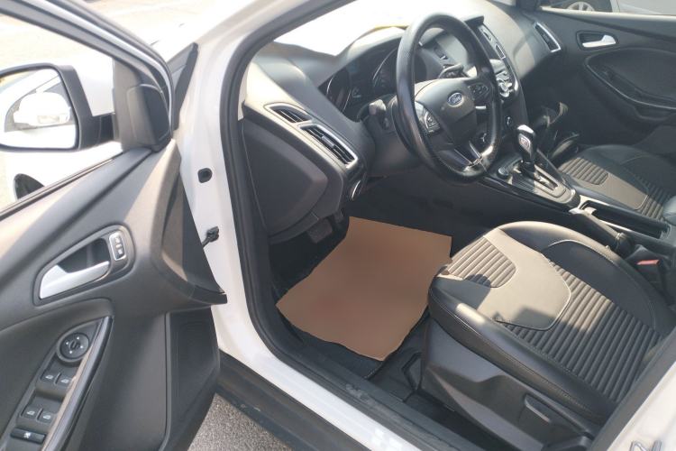 Used Ford Focus 2018 Hatchback Classic 1.6L Automatic Trendy SmartDrive Edition