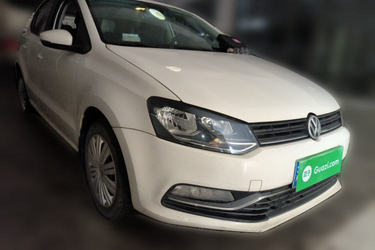 Used Volkswagen Polo 2016 1.6L Automatic Comfort Model Front Right 45 Deg