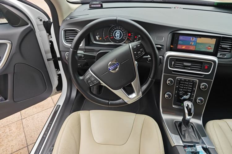 Used Volvo S60 2014 T5 Zhiyi Edition Steering Wheel