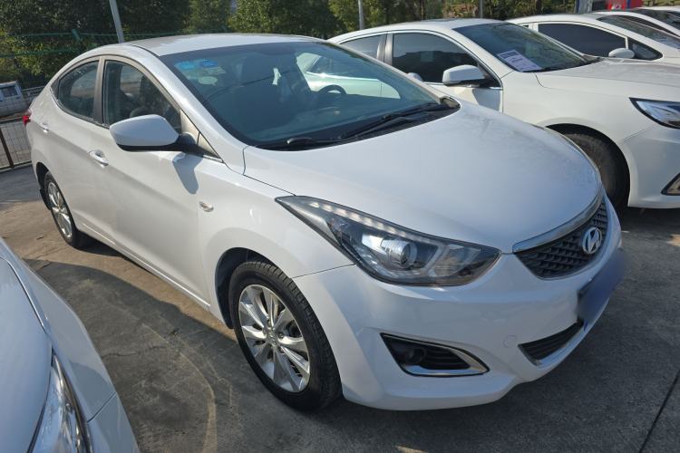 Used Hyundai Elantra (5th Generation / Langdong) 2016 1.6L Automatic Smart Version
