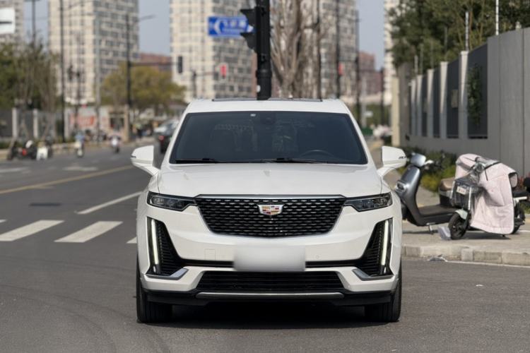 Used Cadillac XT6 2021 2.0T 7-Seater Two-Wheel-Drive Luxury Version Exterior 2