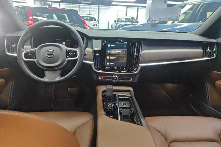 Used Volvo V90 2022 Cross Country B5 AWD Smart Range Edition