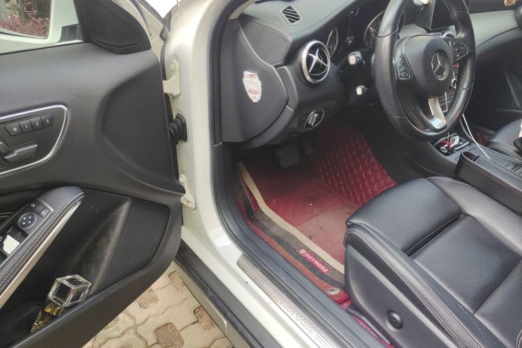 Used Mercedes-Benz GLA 2017 GLA 220 4MATIC Fashion Model Driver Seat