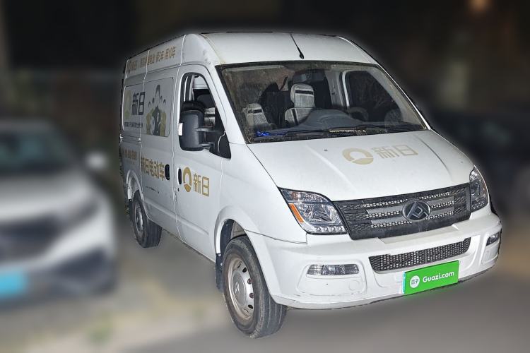 Used SAIC MAXUS Xintu V80 2023 2.0T Manual Classic Aoyuntong Power Version Short Wheelbase Mid-Height 5/6-Seater