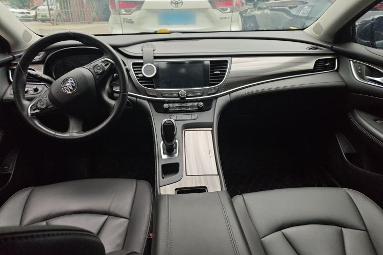 Used Buick LaCrosse 2022 652T Luxury Version Center Console