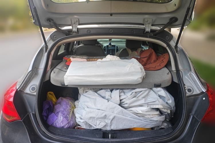 Used Buick GT 2010 XT 1.6L Automatic Fashion Edition Trunk