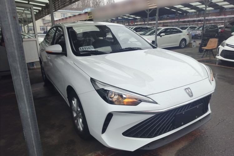 Used Roewe i5 2023 1.5L CVT Luxury Edition Front Right 45 Deg