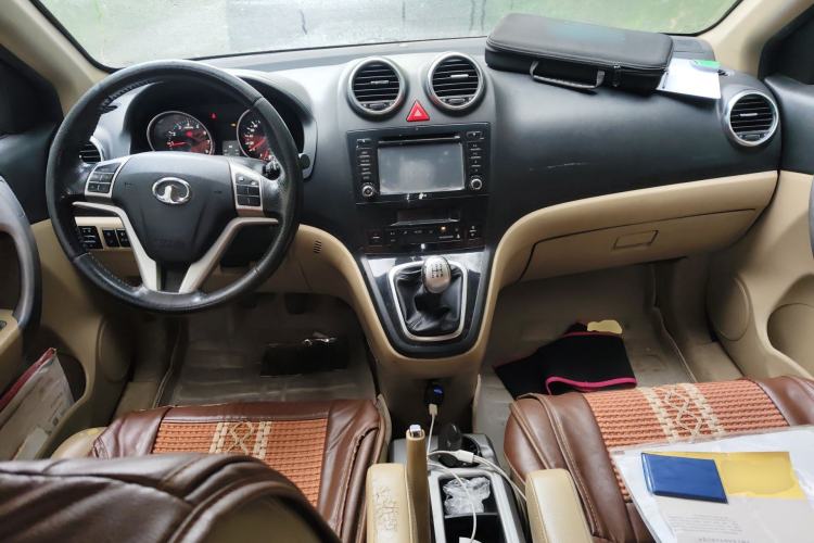 Used Haval H6 2011 2.0L Manual Two-Wheel Drive Elite Version Center Console