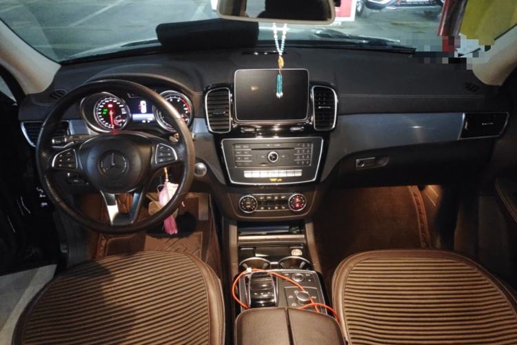 Used Mercedes-Benz GLS 2017 GLS 400 4MATIC Fashion Edition Center Console